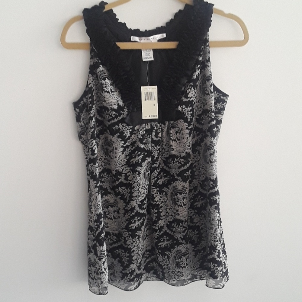 NWT Women's  Max Studio Sleevless Ruffled Top